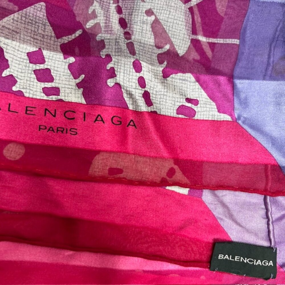 Vgt  BALENCIAGA Paris "PINK PURPLE FLORAL" 100% Silk Chiffon Satin Scarf  33"(44 - Picture 11 of 12